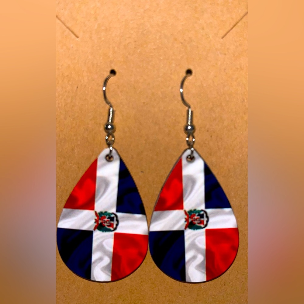 Earrings – teardrop shape – sublimation – Dominican flag